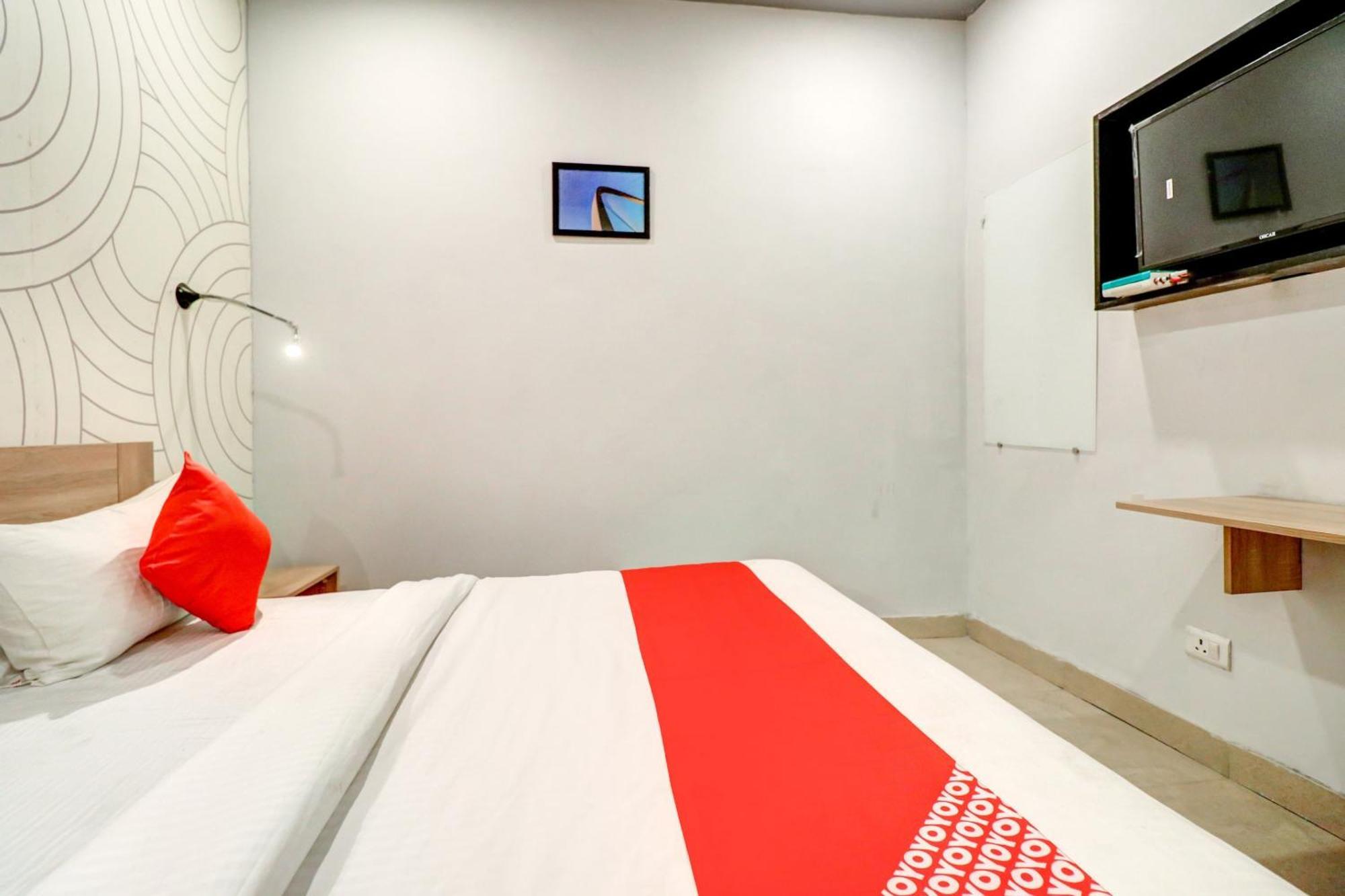 Hotel O Jps Grand Hotel Νέο Δελχί Εξωτερικό φωτογραφία